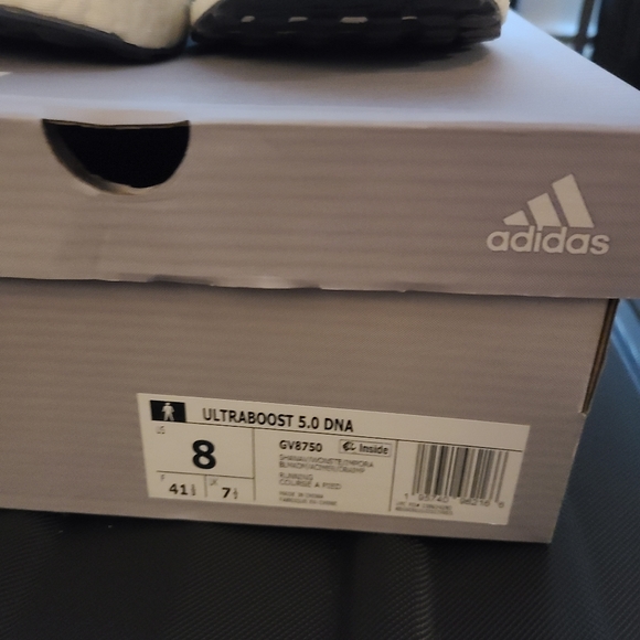 LIKE NEW Adidas Ultraboost 5.0 DNA Shadow Blue size 8 - Picture 4 of 6